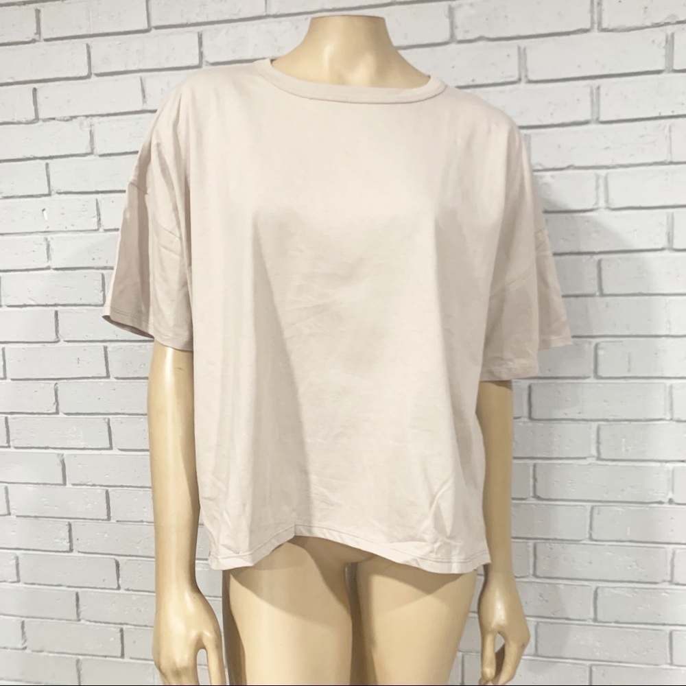 Zara Womenâs Basic Tee